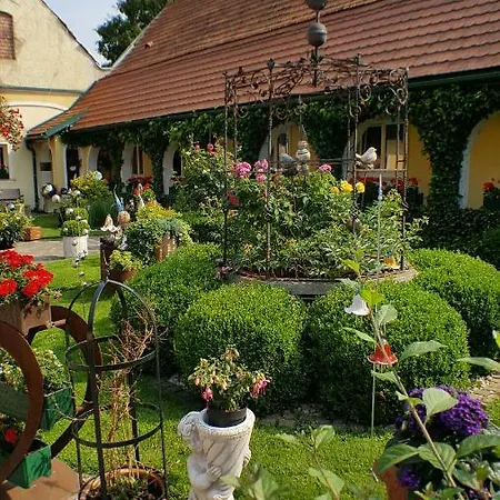 Arkadenhof 4* Unterpremstaetten